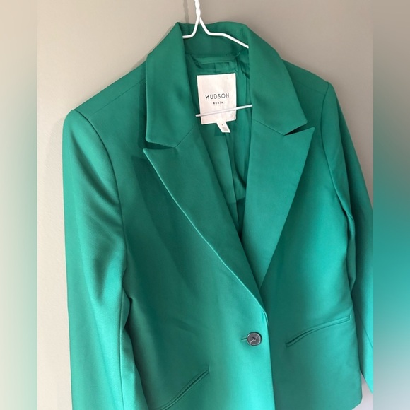Hudson North, size 8, vibrant green blazer, recycled polyester - Picture 3 of 9